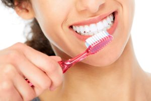 ¿Cómo cepillarse los dientes con ortodoncia?