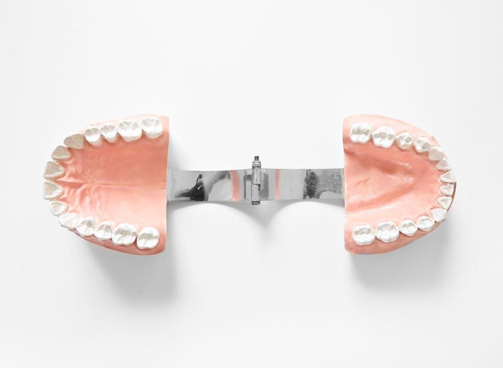 Modelo de arcada dental completa